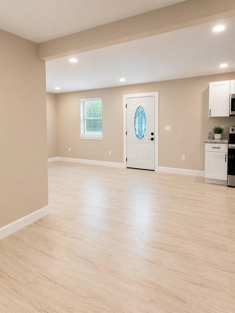 2103 45th Street Ct E Property Photo 3