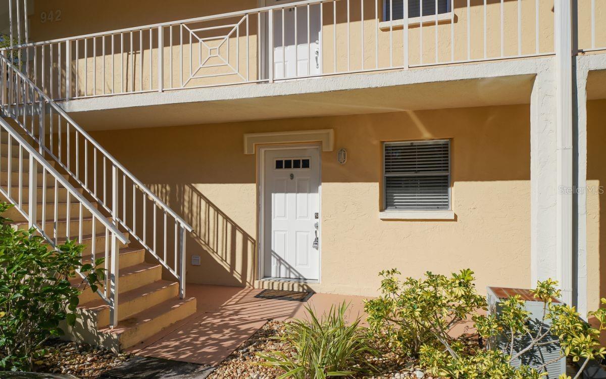 942 LA COSTA CIR #9 Property Photo 1