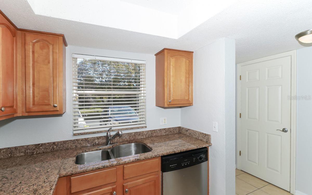 942 La Costa Cir #9 Property Photo 8