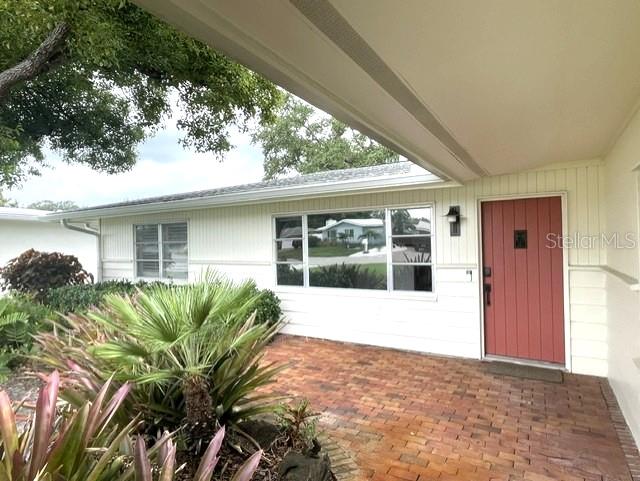 2253 Valencia Dr Property Photo 3