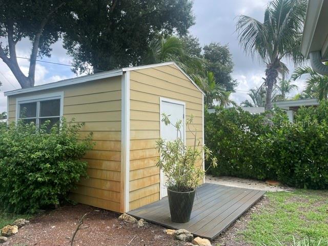 2253 Valencia Dr Property Photo 32