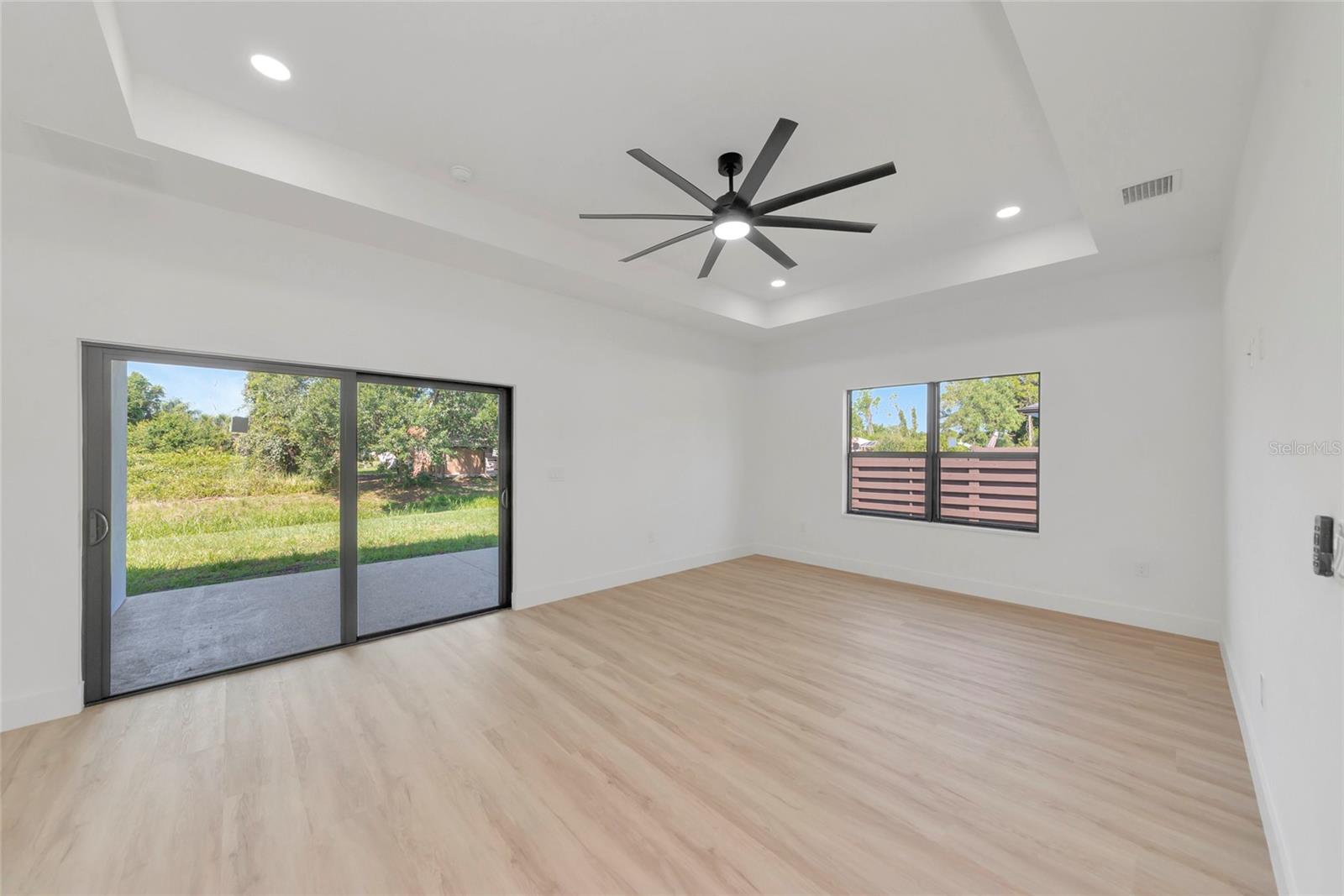 1274 Ronald St Property Photo 12