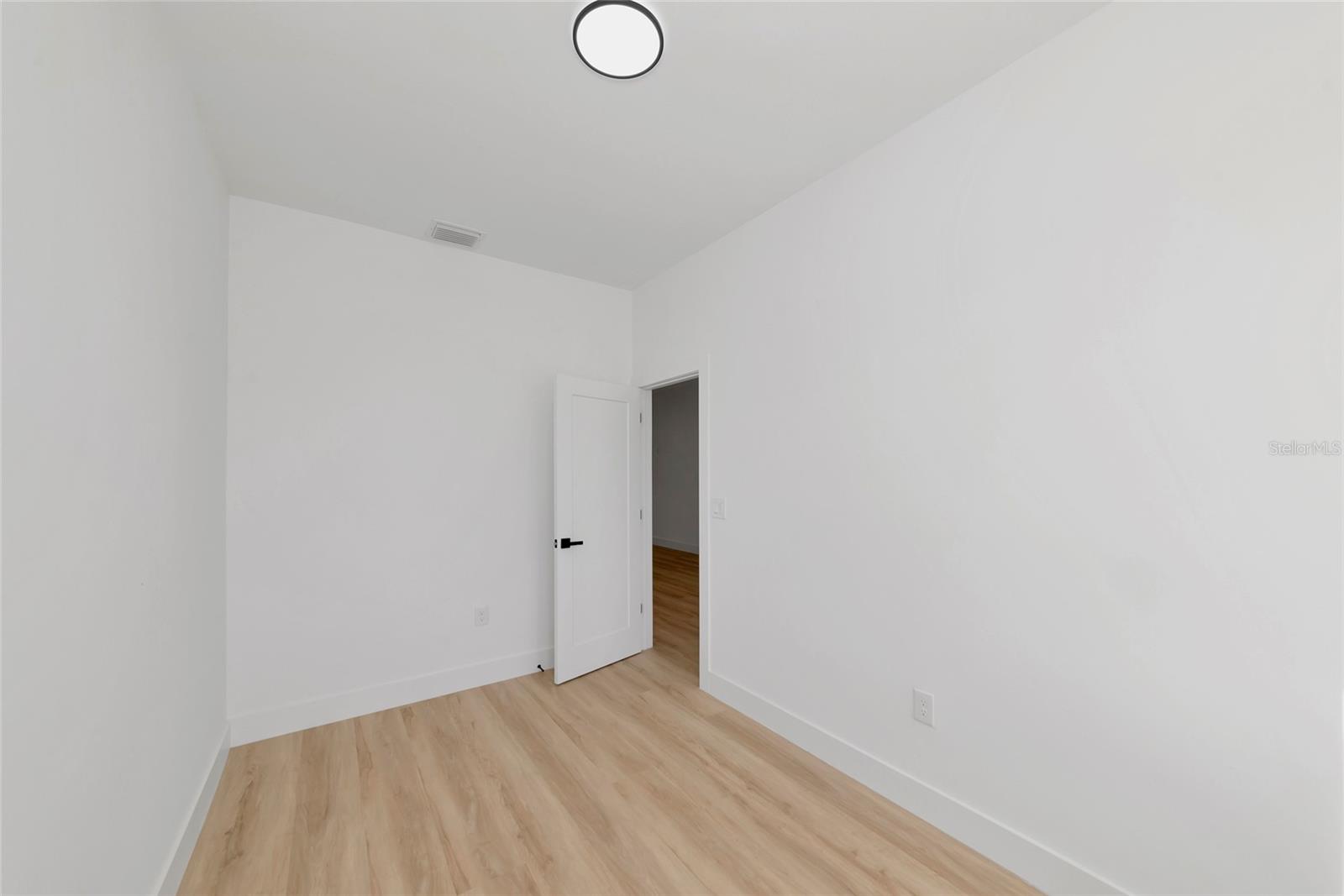 1274 Ronald St Property Photo 16