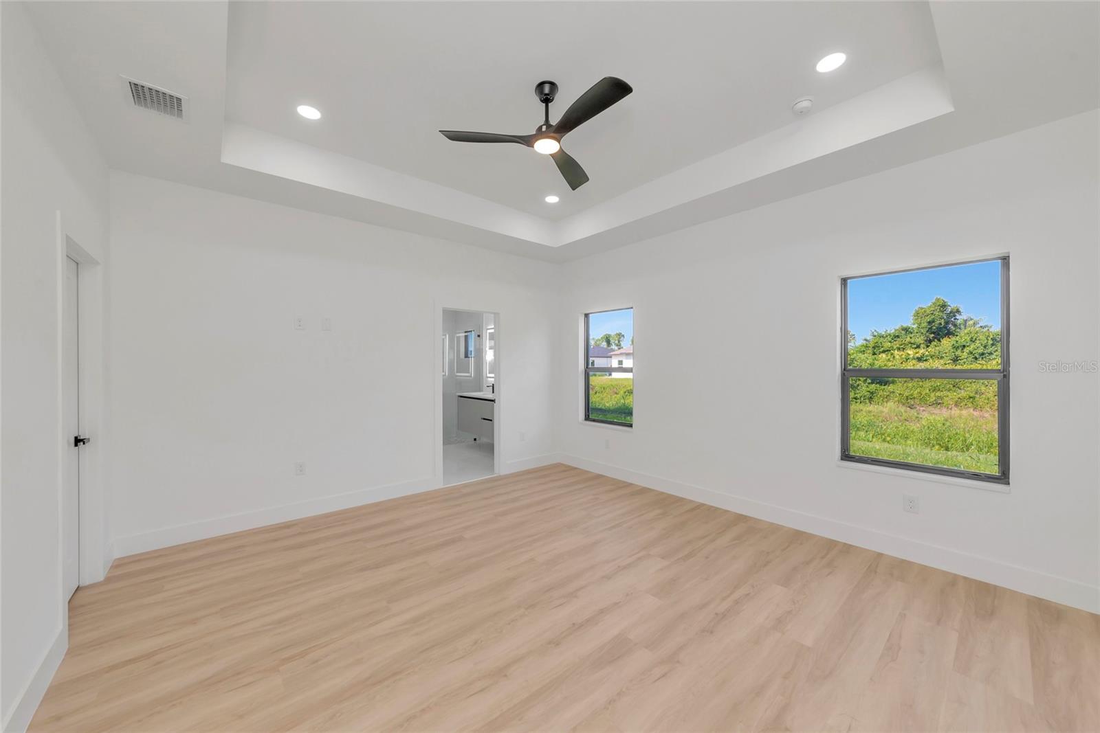 1274 Ronald St Property Photo 18