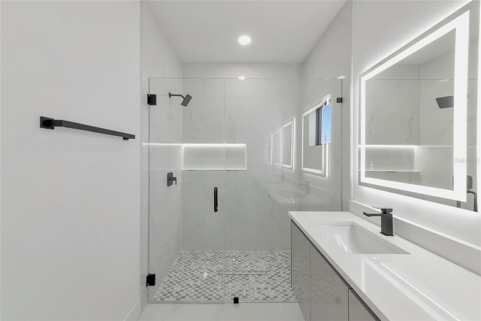 1274 Ronald St Property Photo 27