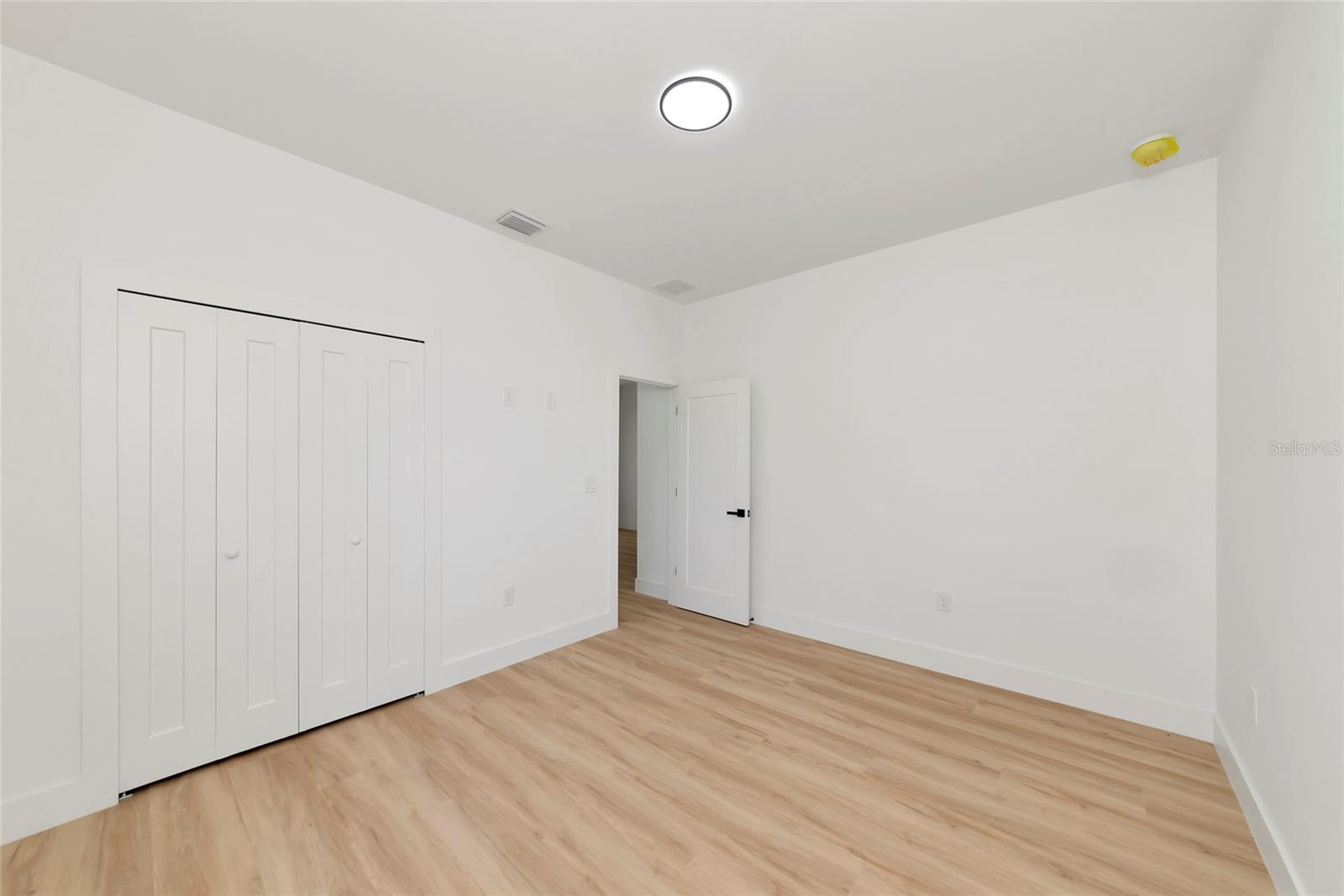 1274 Ronald St Property Photo 30
