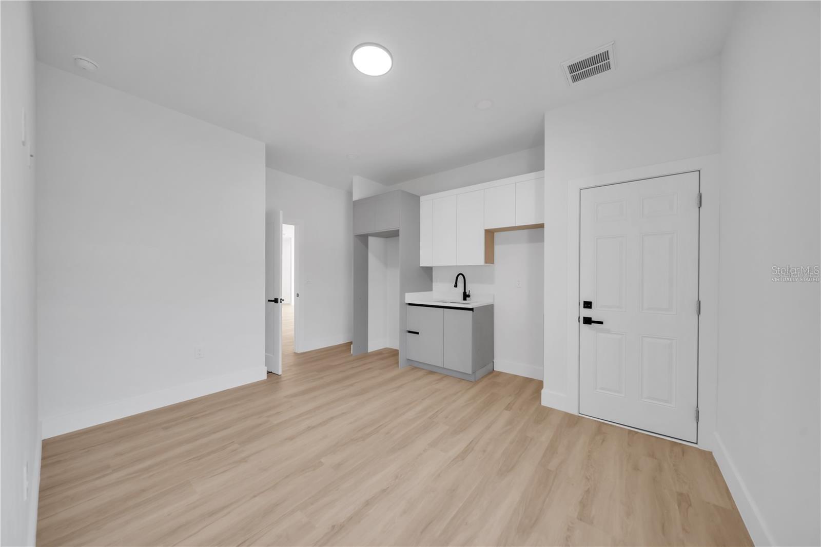 1274 Ronald St Property Photo 32