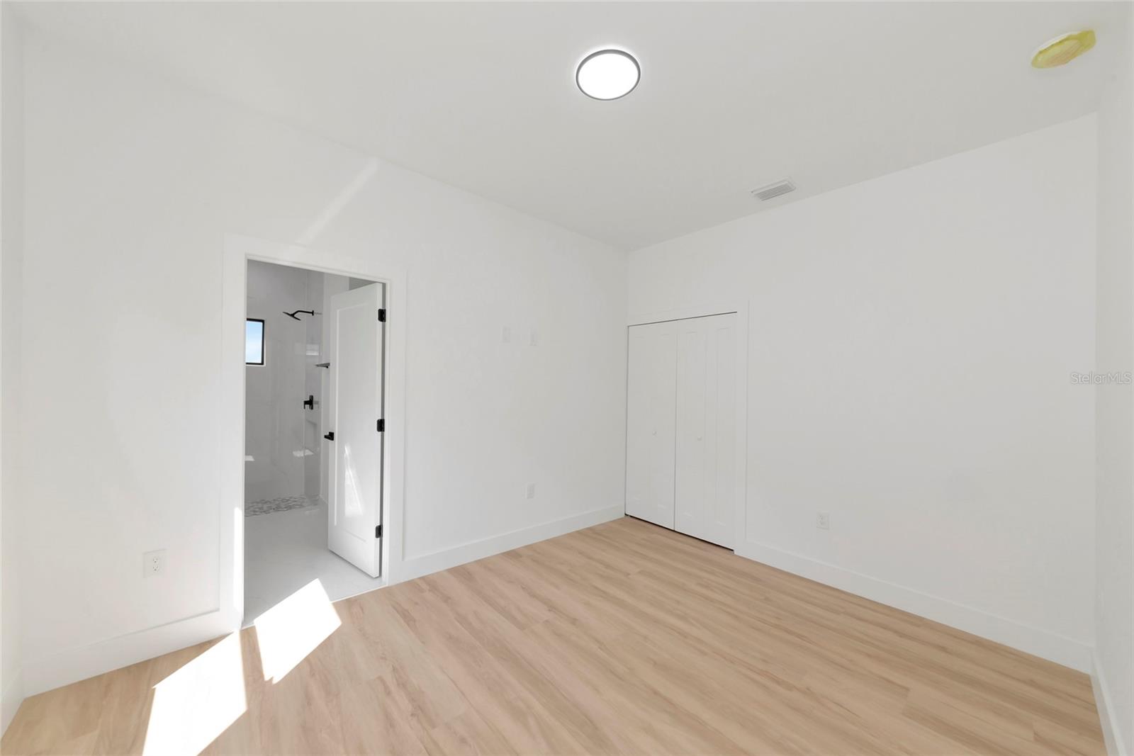 1274 Ronald St Property Photo 35