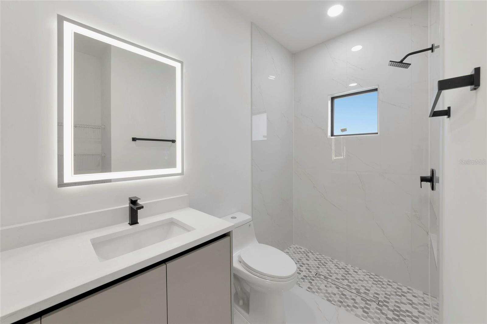 1274 Ronald St Property Photo 38
