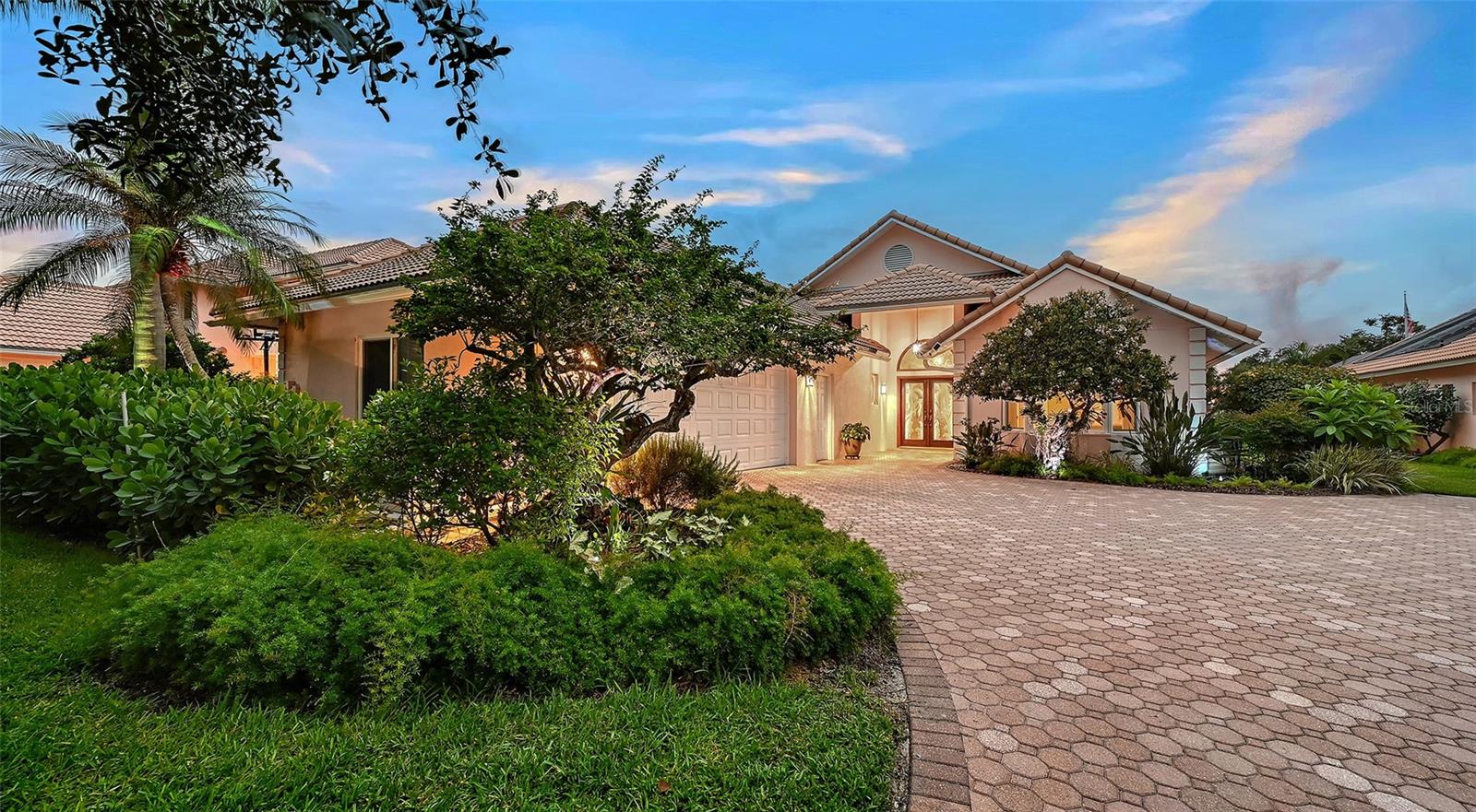 5476 Golf Pointe Dr Property Photo 1