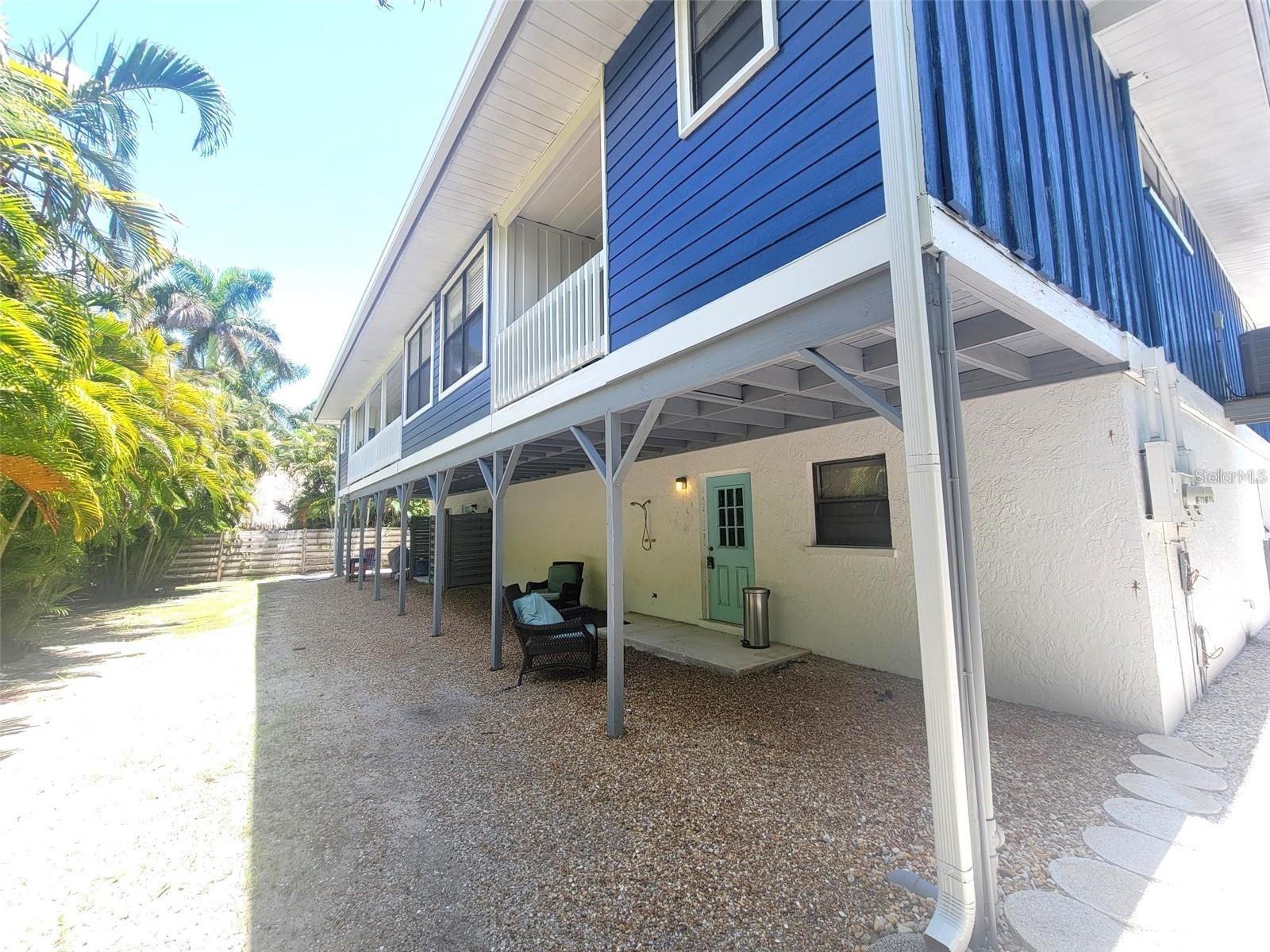 306 63rd St #b Property Photo 2
