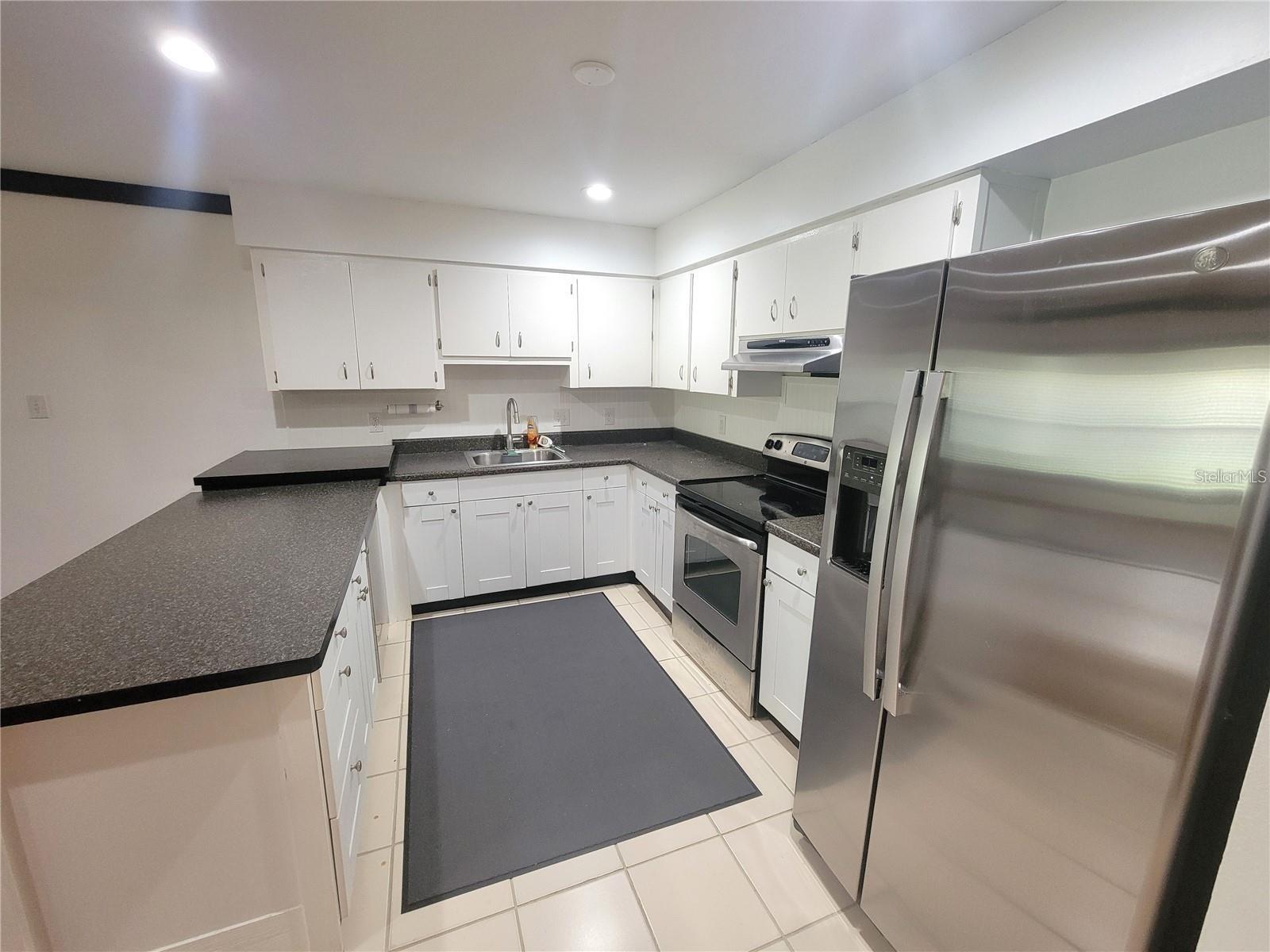 306 63rd St #b Property Photo 6