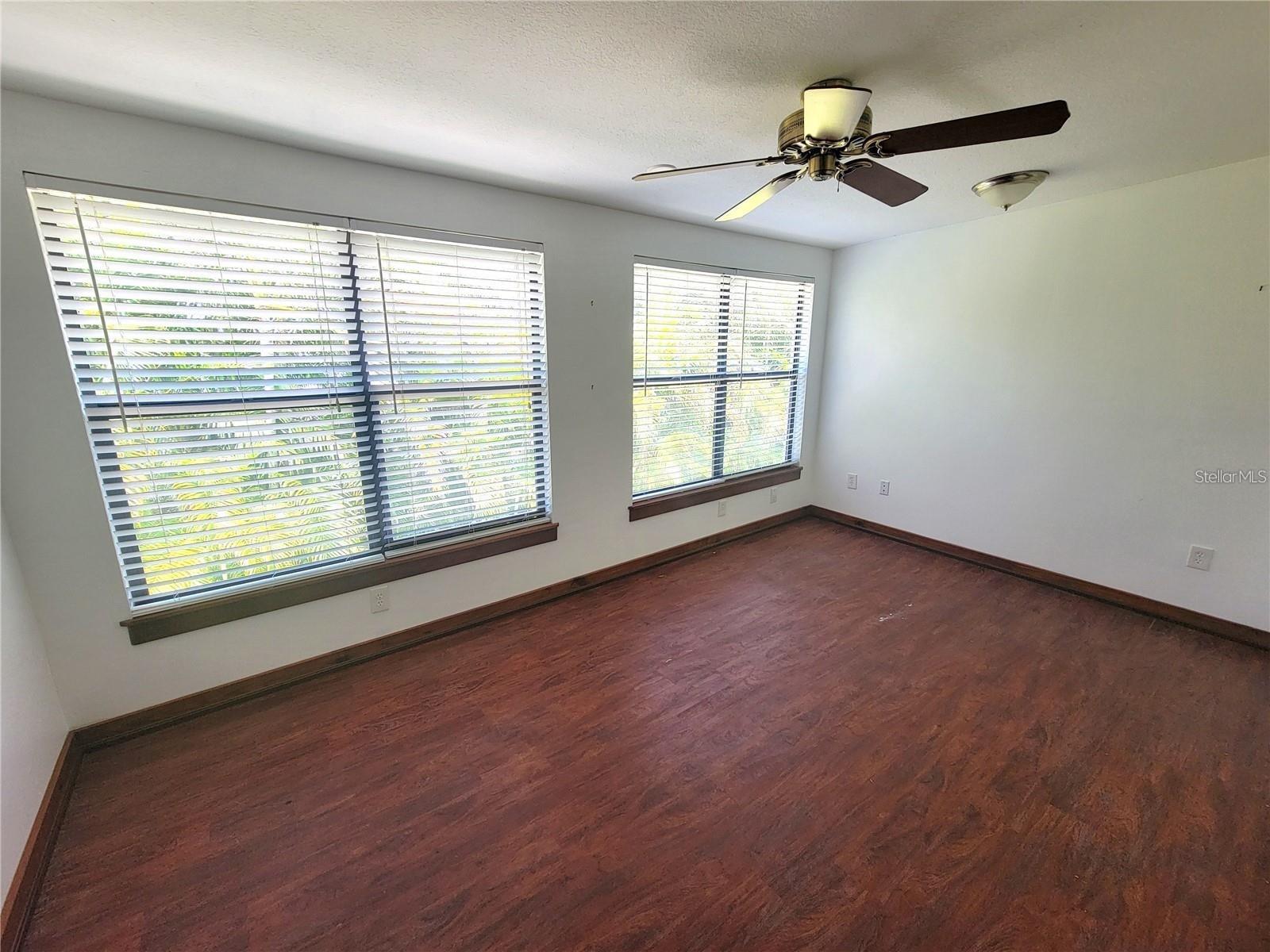 306 63rd St #b Property Photo 9