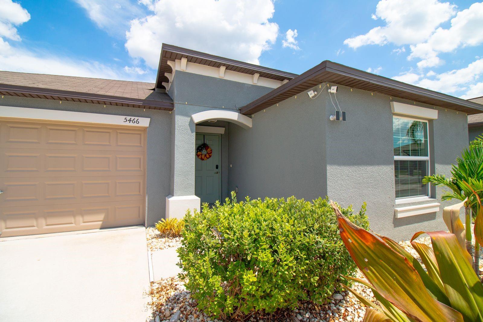 5466 Blue Azure Dr Property Photo 4