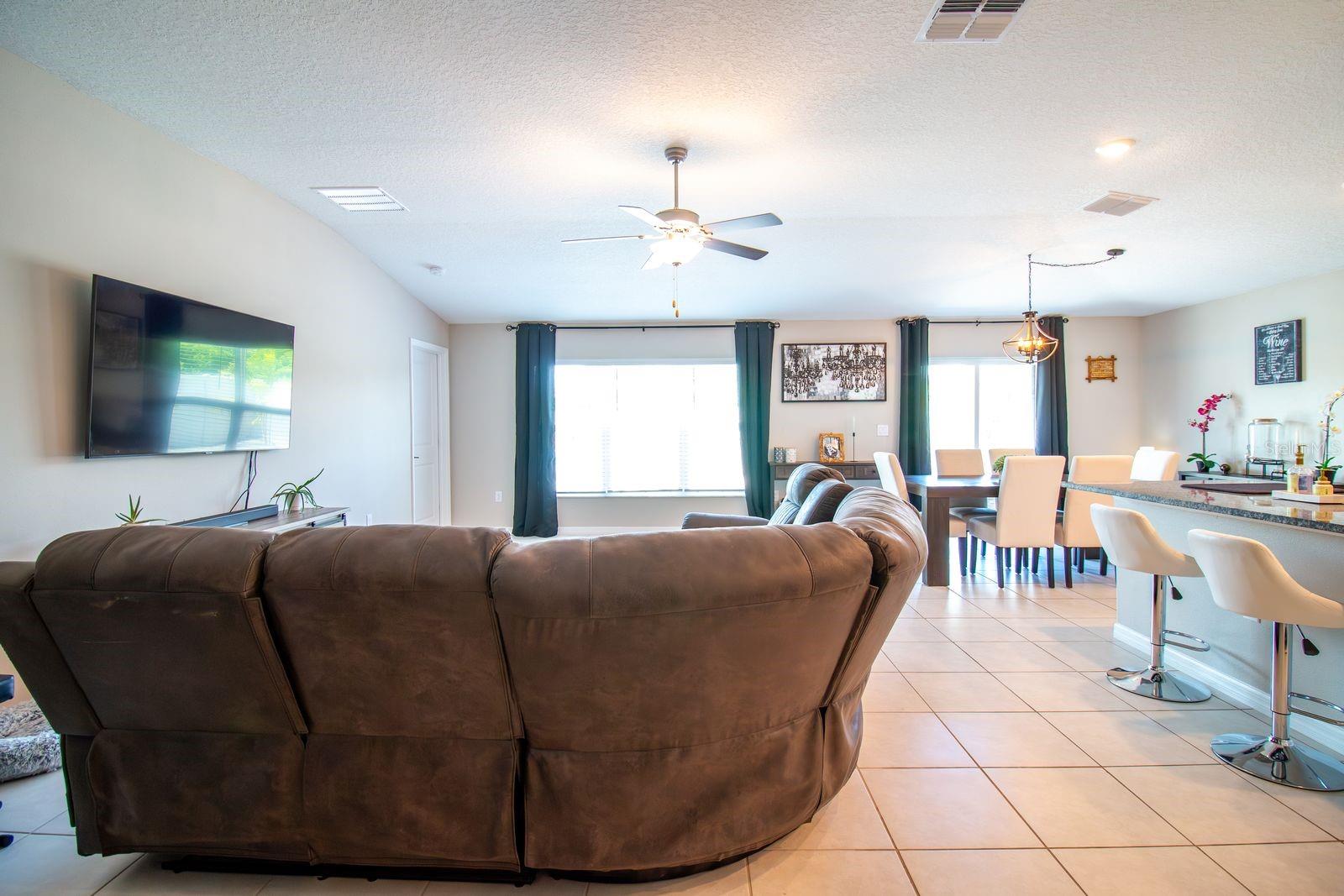 5466 Blue Azure Dr Property Photo 12