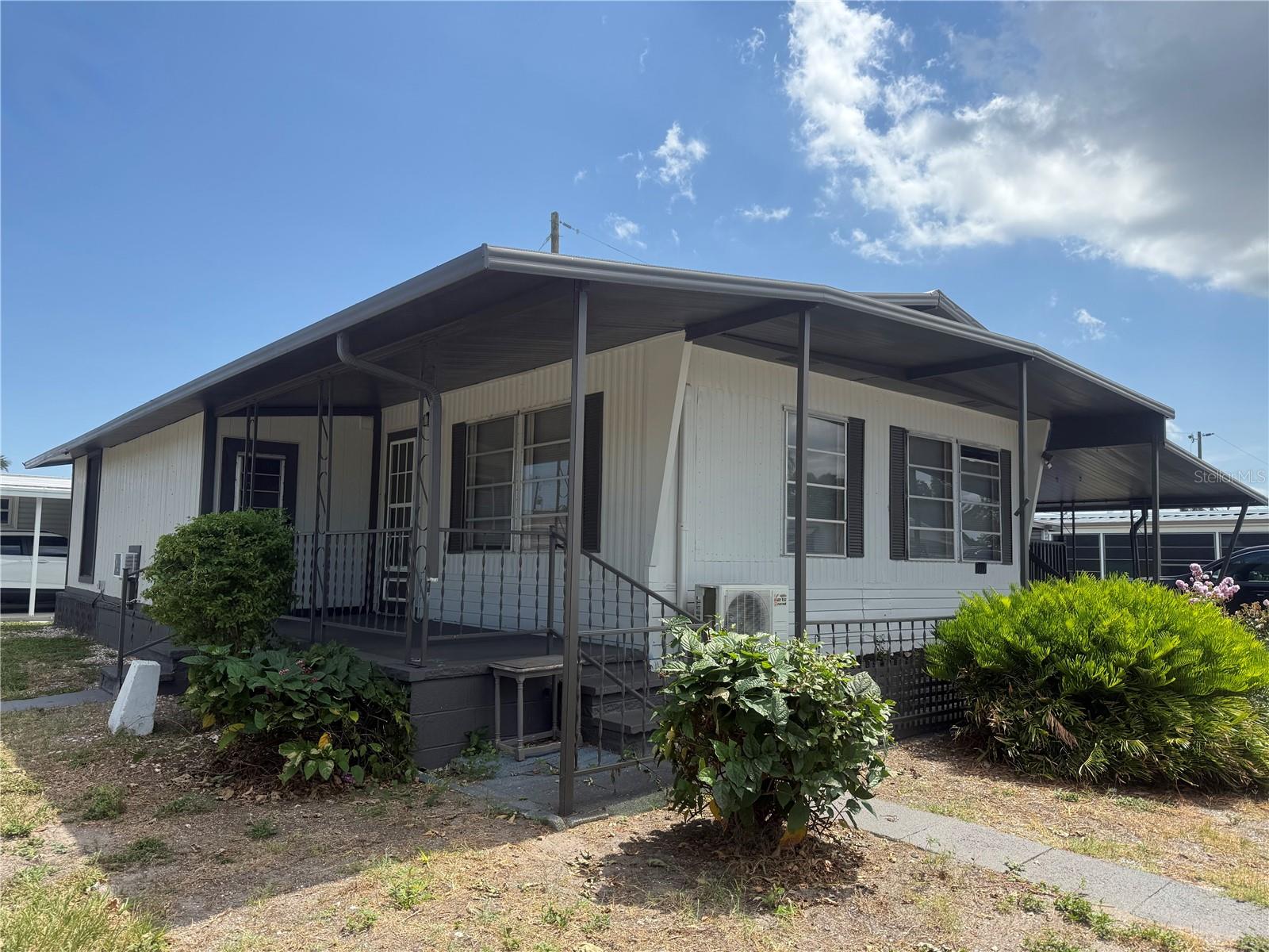 1117 49th Ave Ter W Property Photo 1