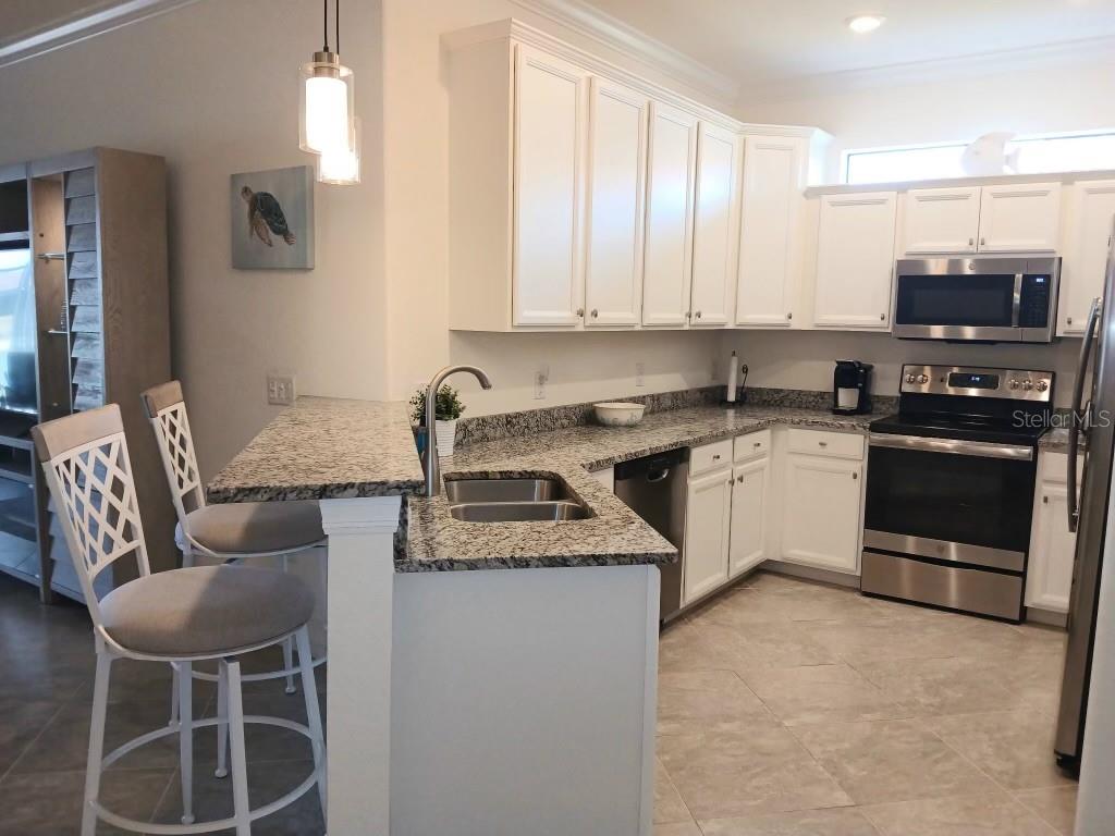 12568 Felice Dr Property Photo 3