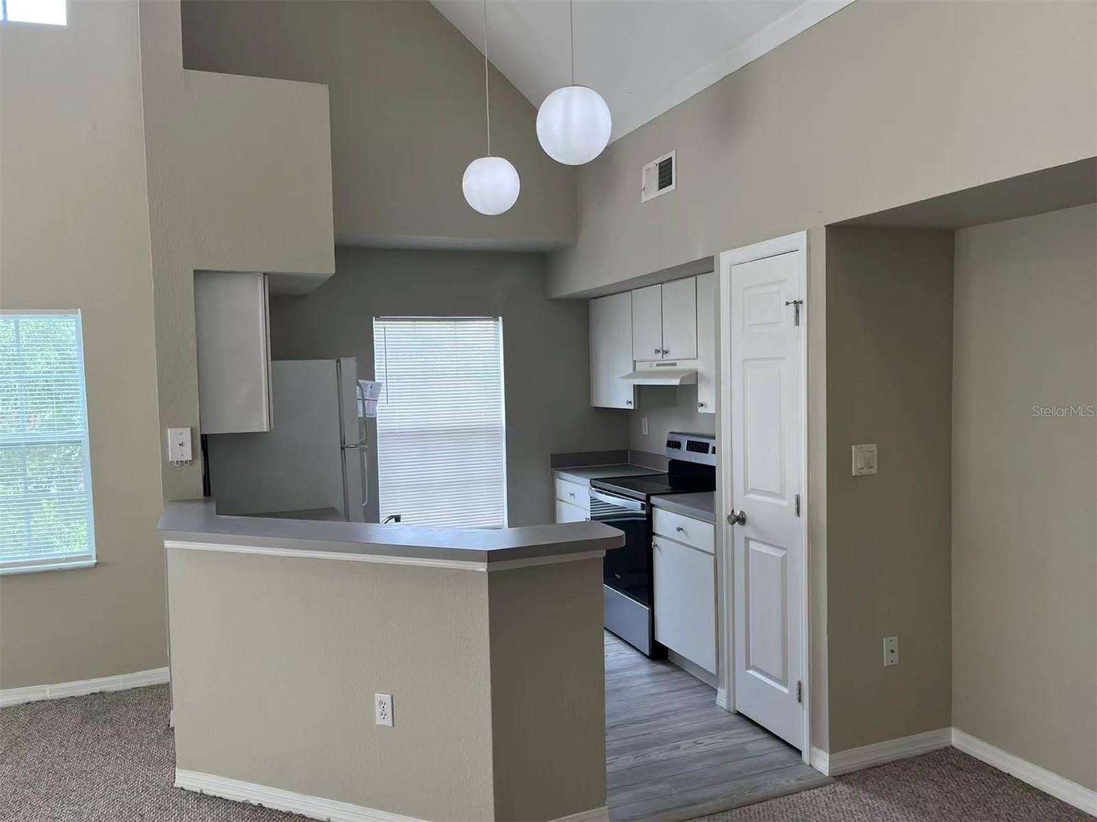 A4702008 Property Photo 3