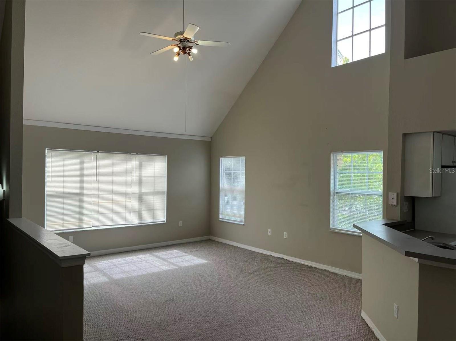 A4702008 Property Photo 4