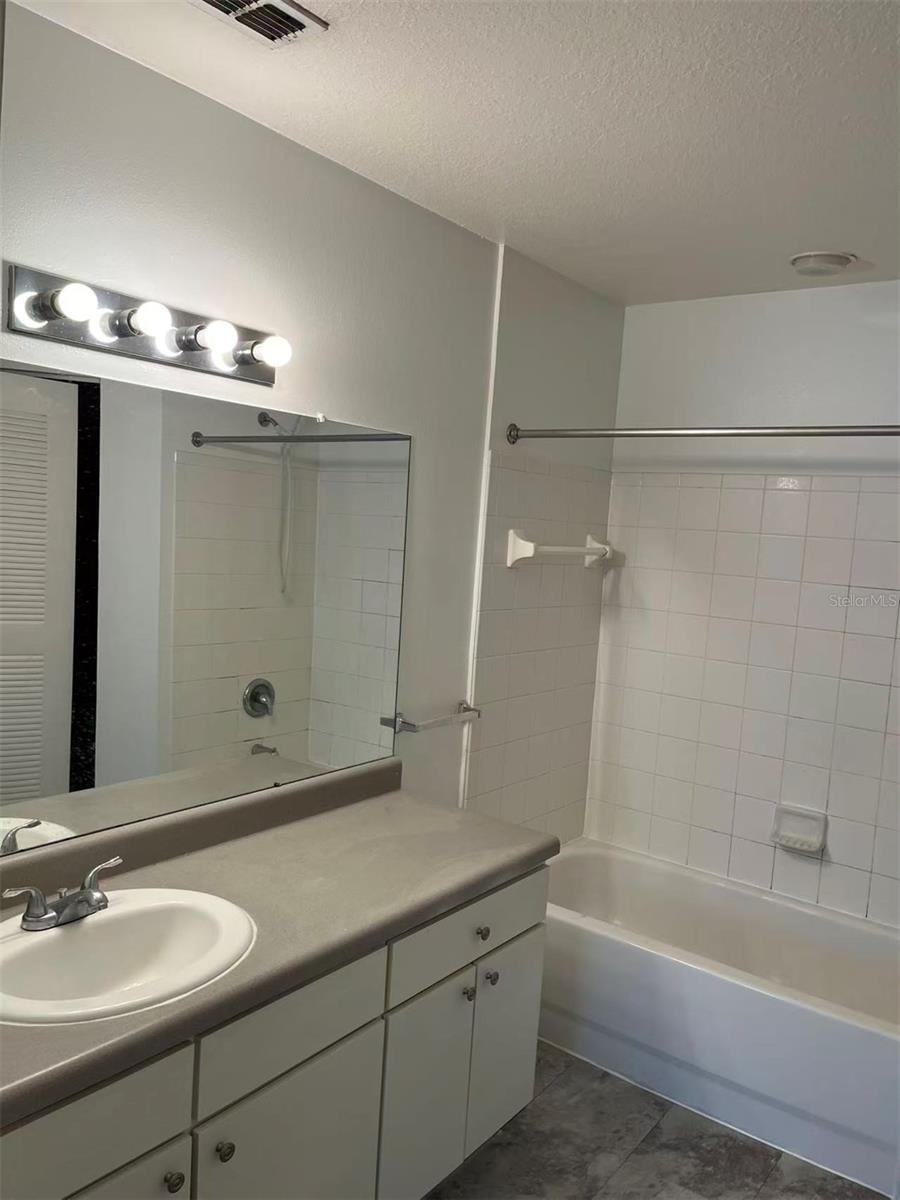 A4702008 Property Photo 6