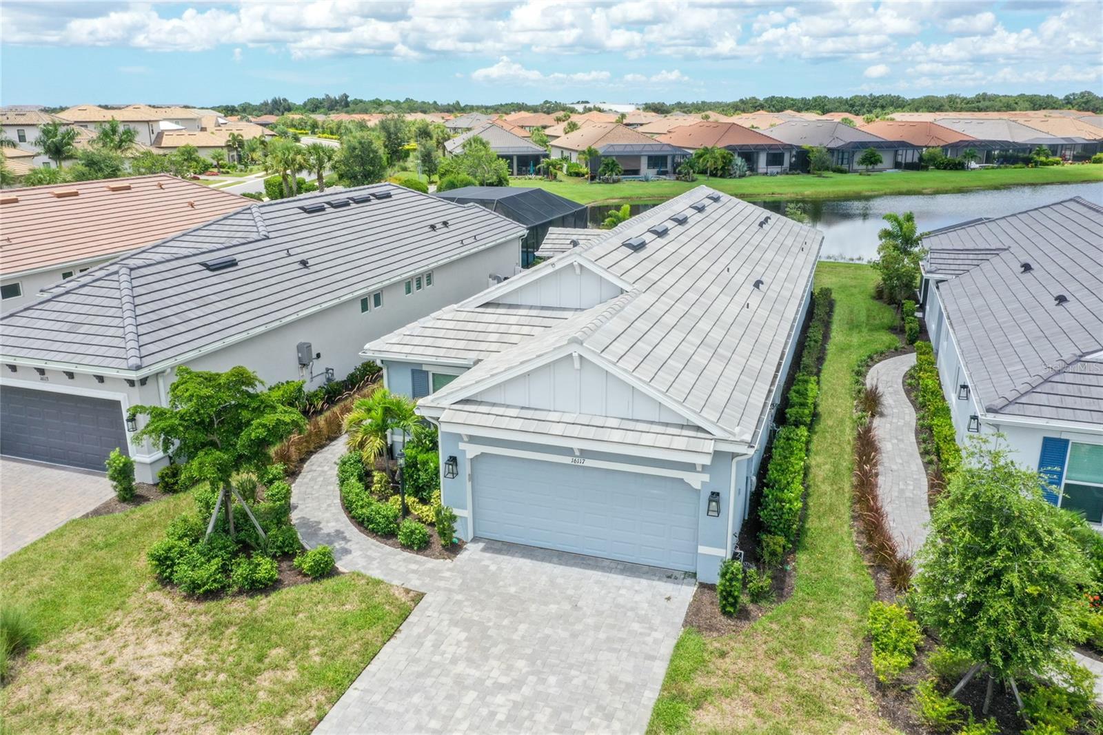 16117 Isola Pl Property Photo 2
