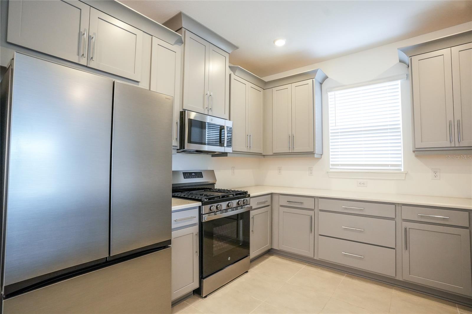 16117 Isola Pl Property Photo 6