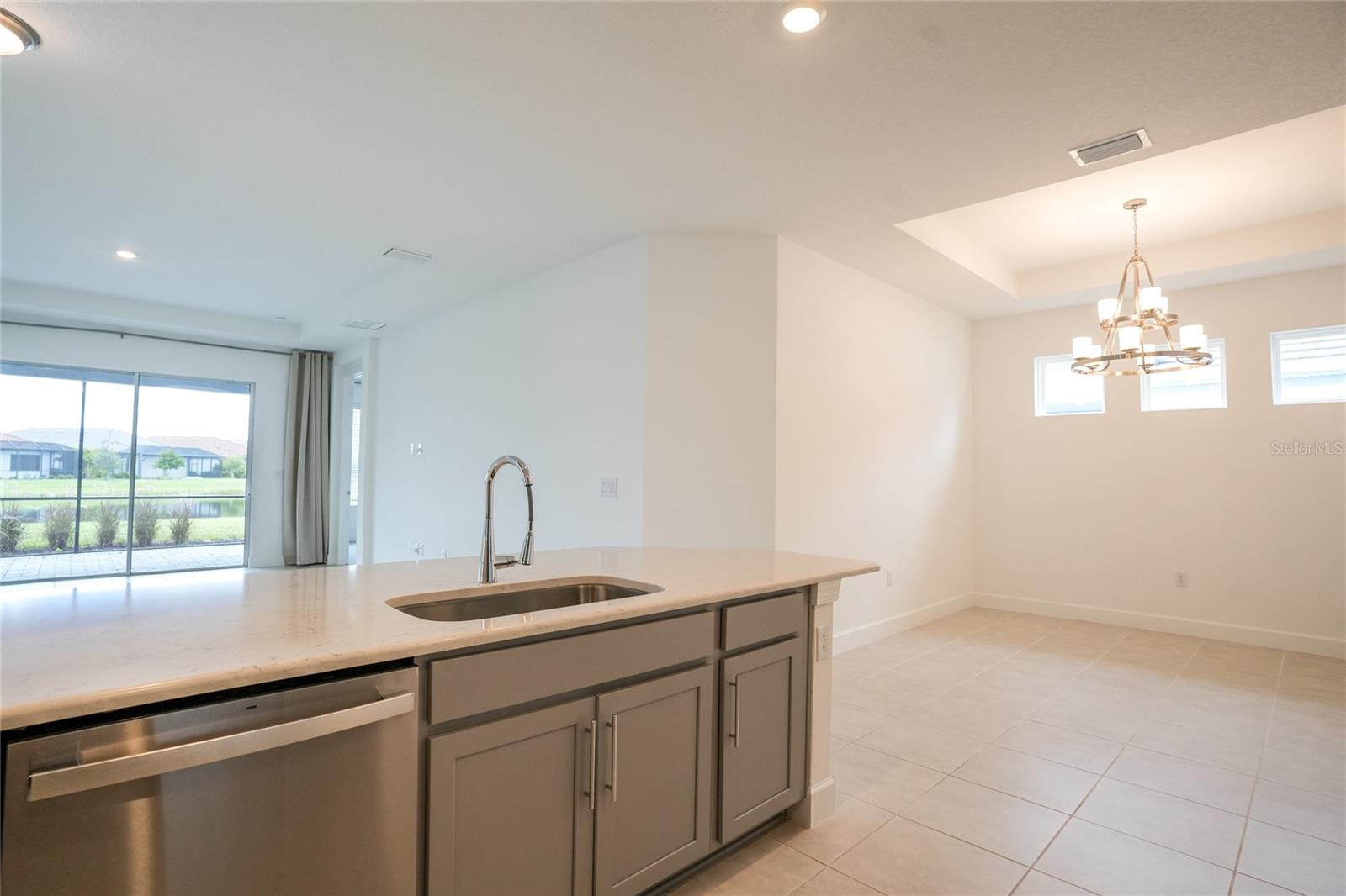 16117 Isola Pl Property Photo 7