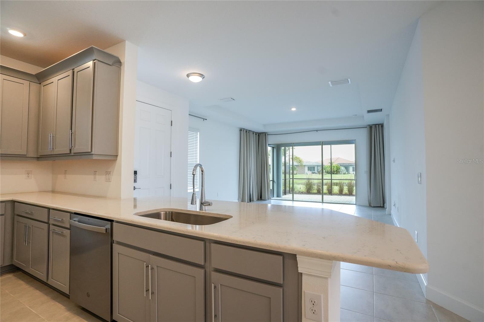16117 Isola Pl Property Photo 8