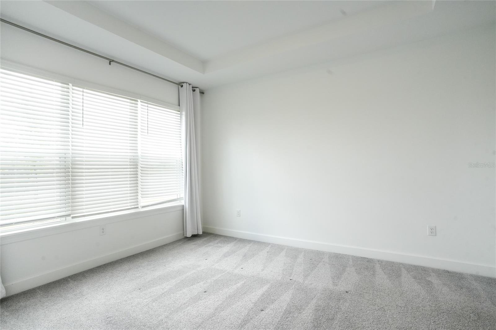 16117 Isola Pl Property Photo 14