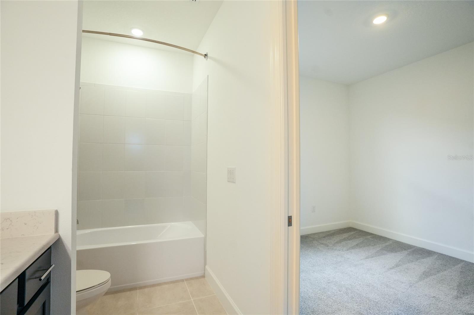 16117 Isola Pl Property Photo 21