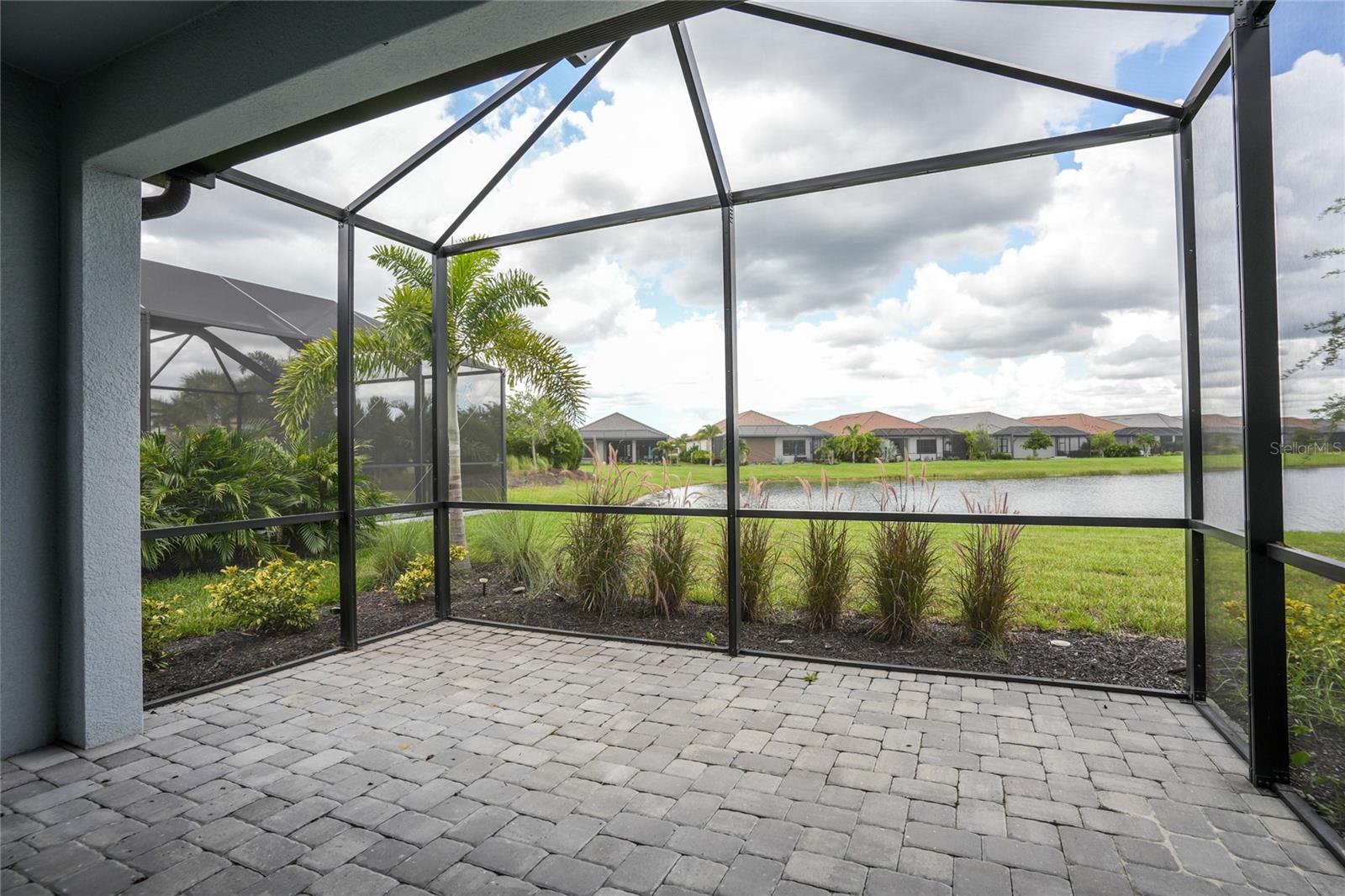 16117 Isola Pl Property Photo 23