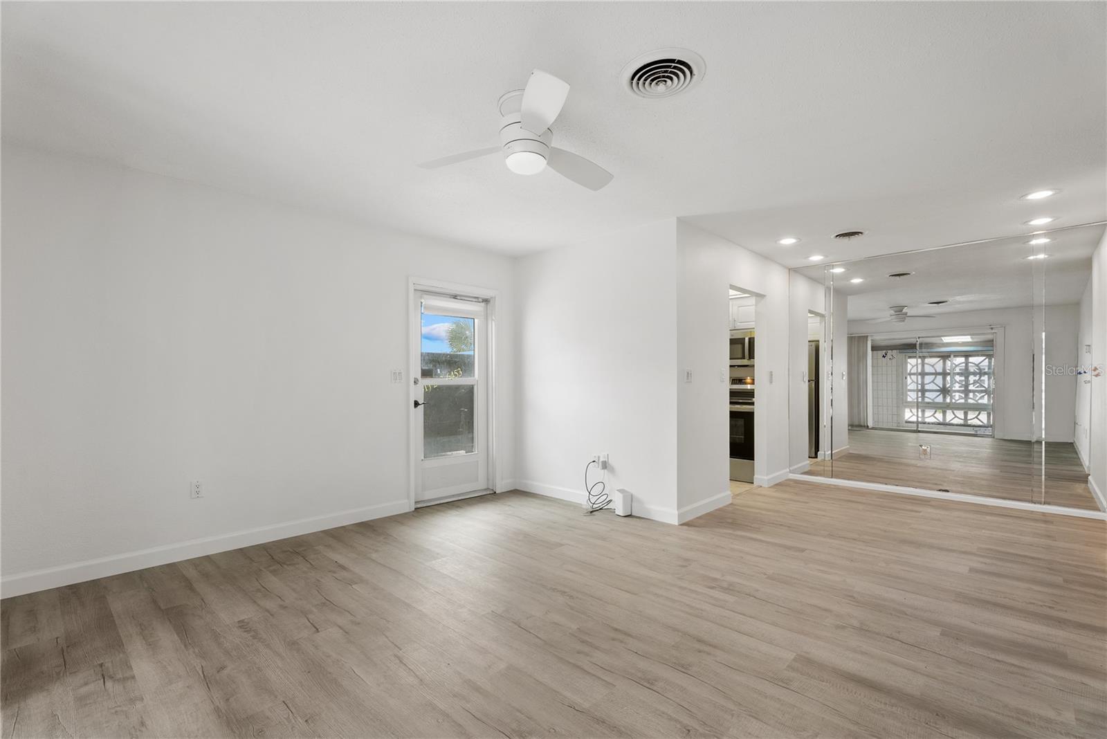 1205 Tarpon Center Dr #e2 Property Photo 6