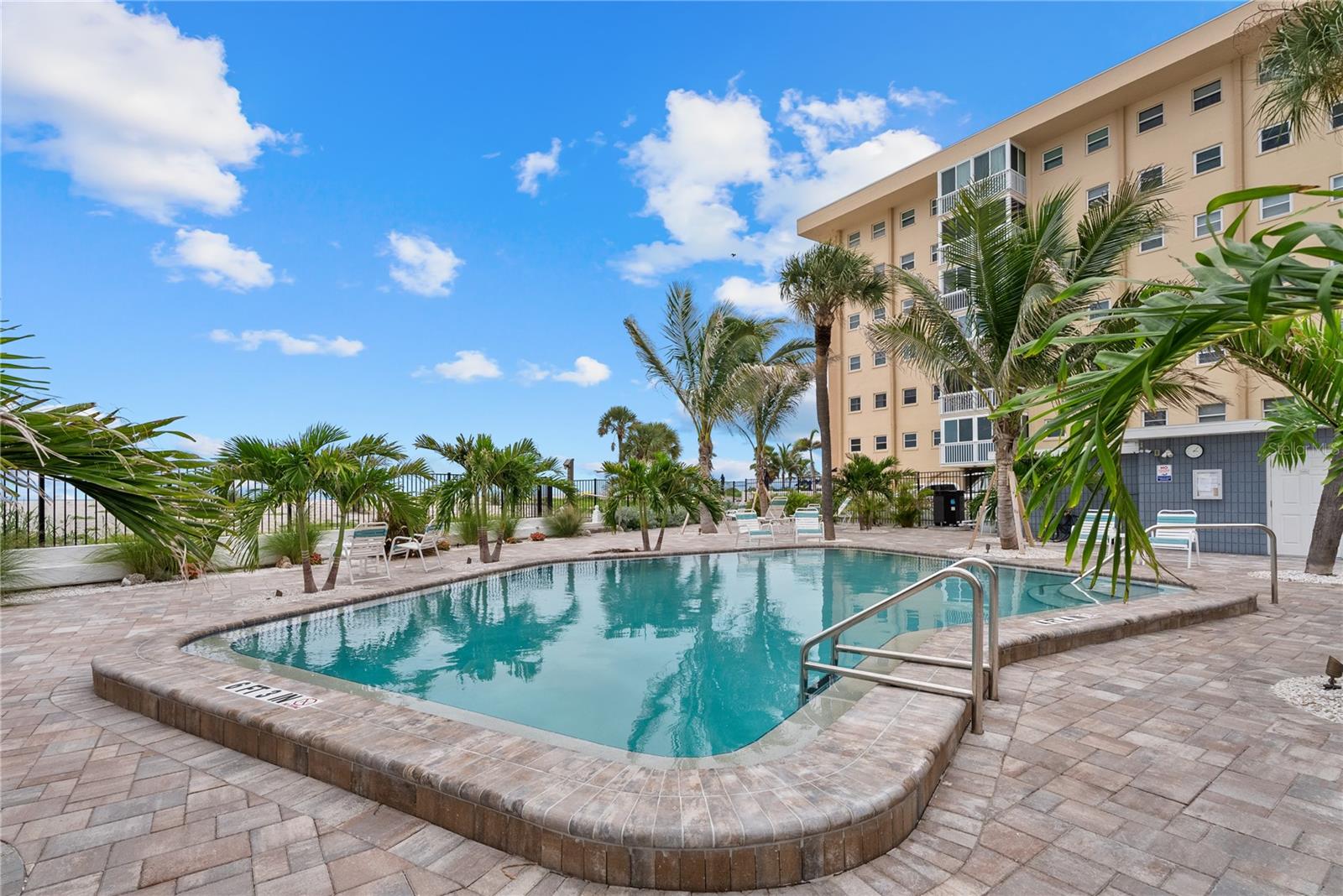1205 Tarpon Center Dr #e2 Property Photo 19