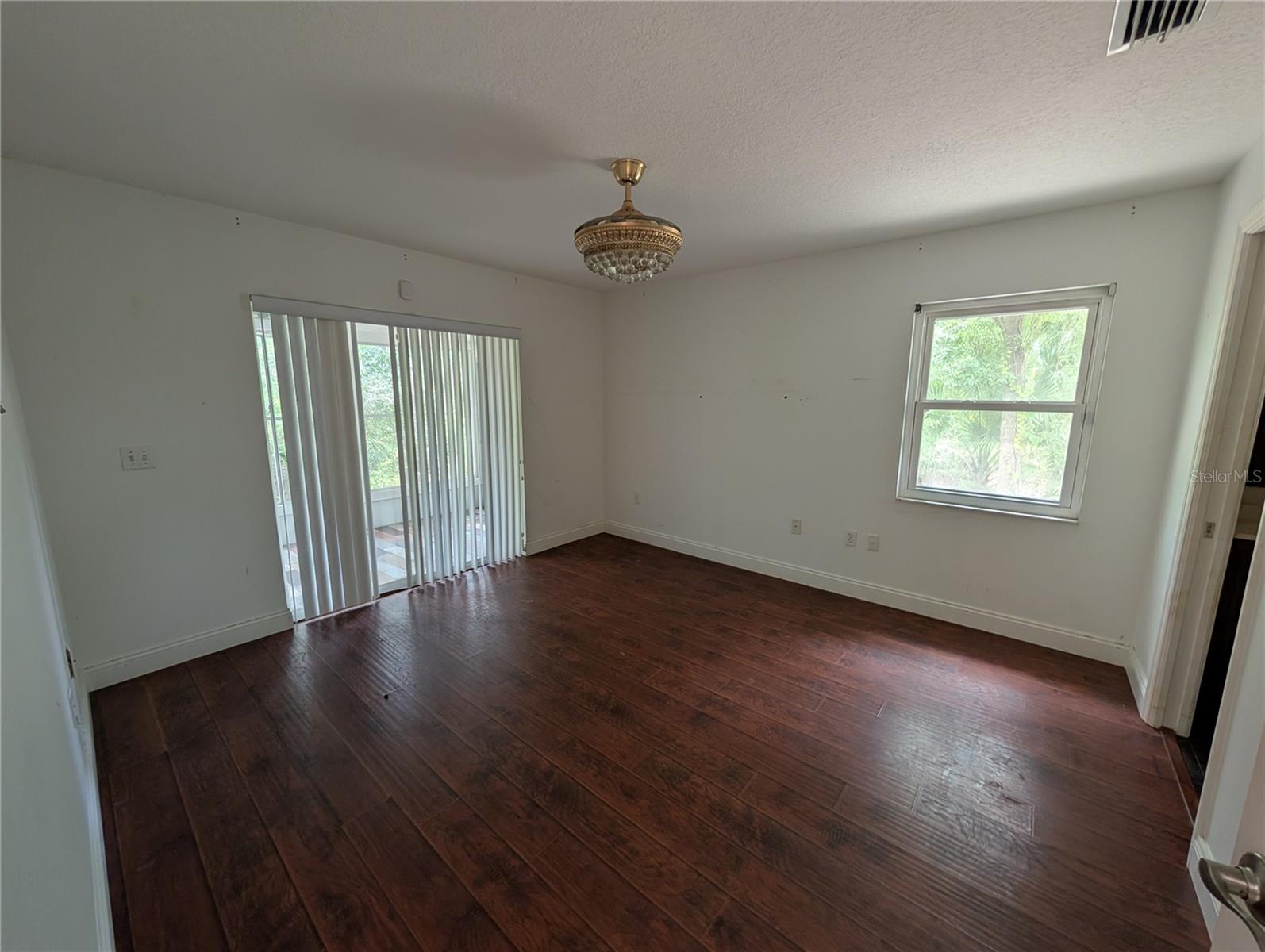 638 N Jefferson Ave #15 Property Photo 11