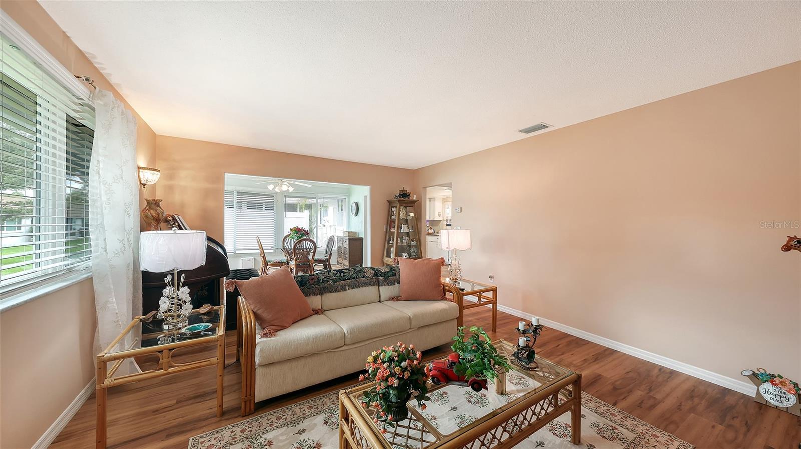 2623 Riverbluff Pkwy #v144 Property Photo 8