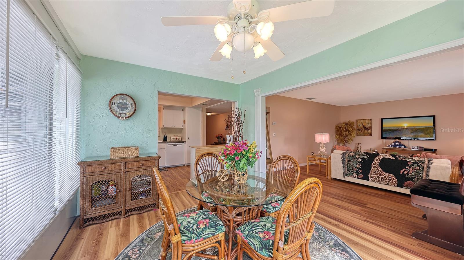 2623 Riverbluff Pkwy #v144 Property Photo 12