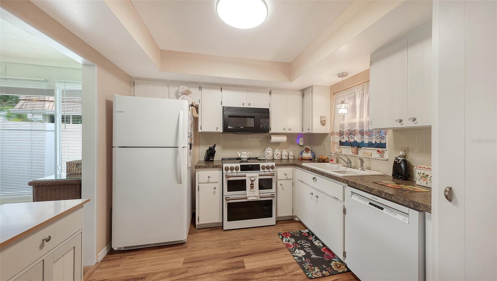 2623 Riverbluff Pkwy #v144 Property Photo 14