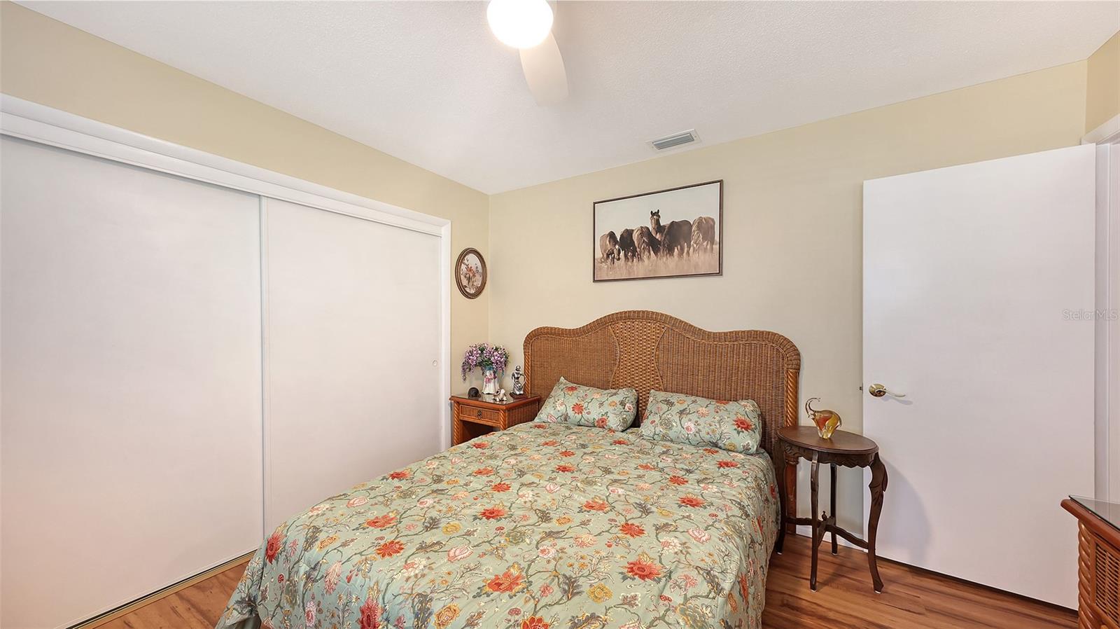 2623 Riverbluff Pkwy #v144 Property Photo 20