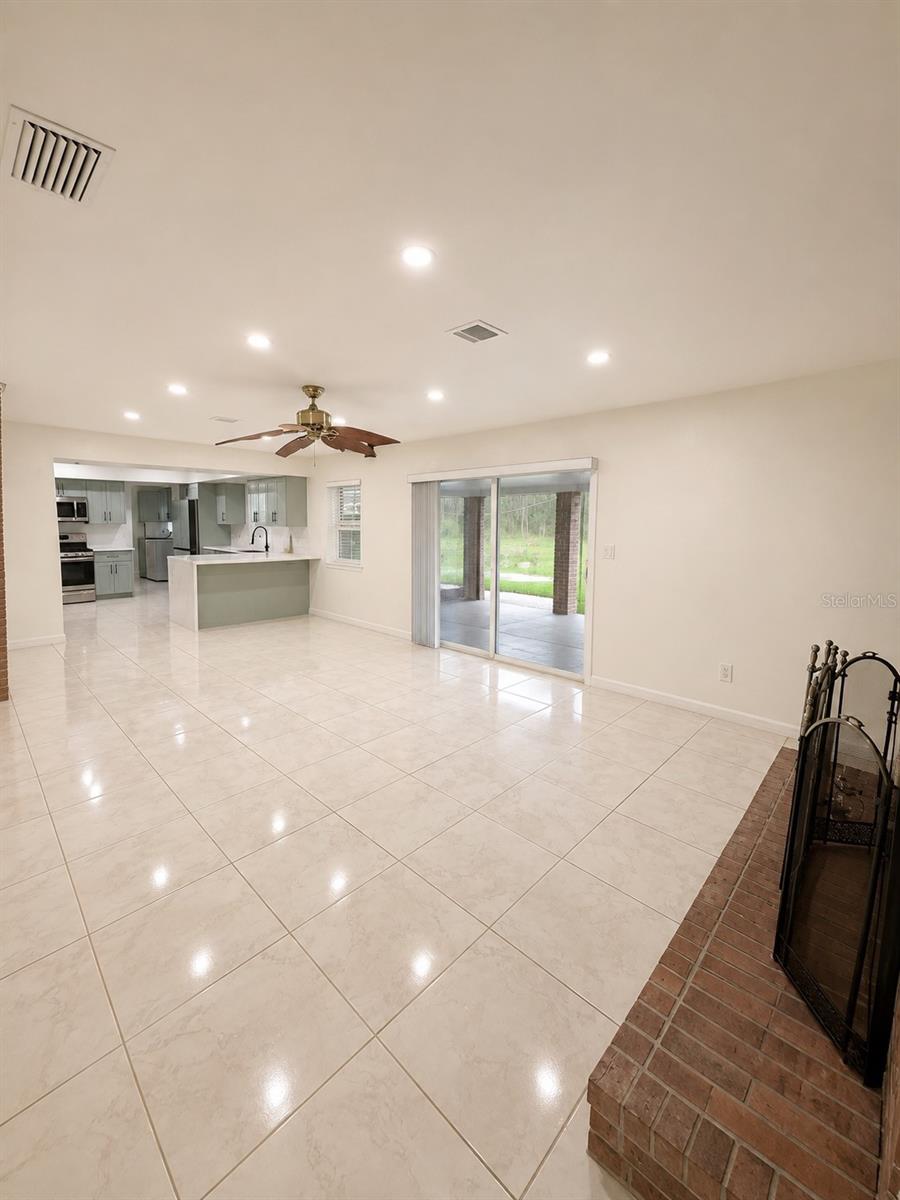 1221 Sw Skates St Property Photo 11