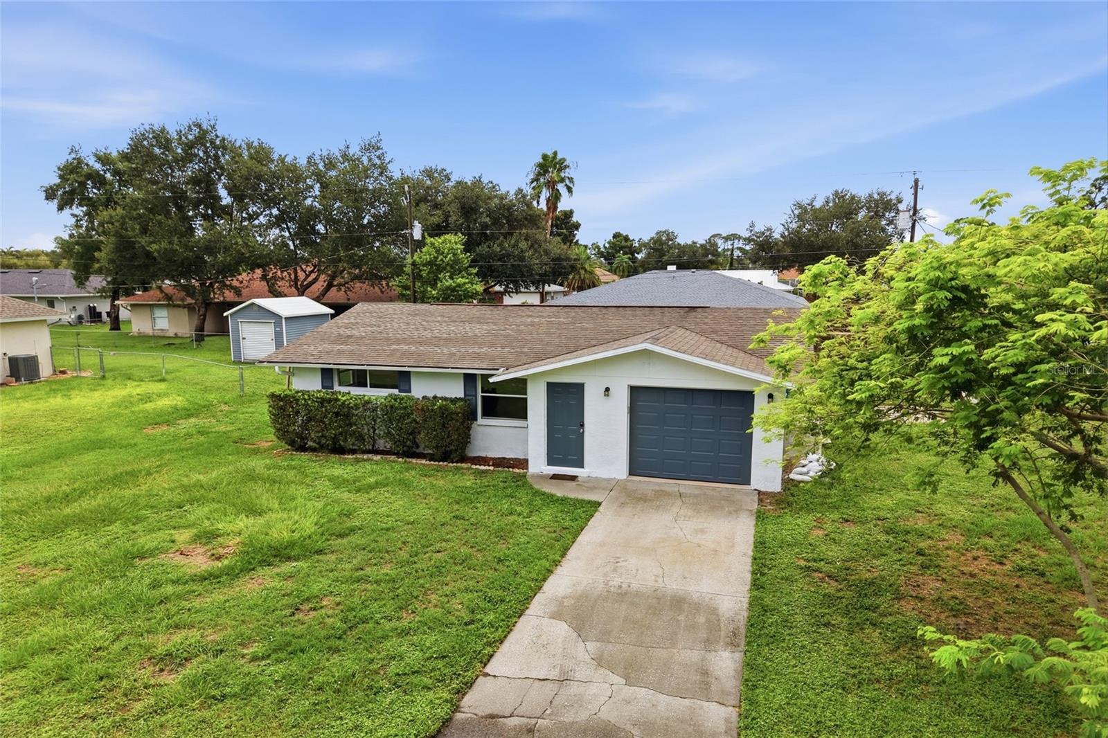 935 Everest Rd Property Photo 3