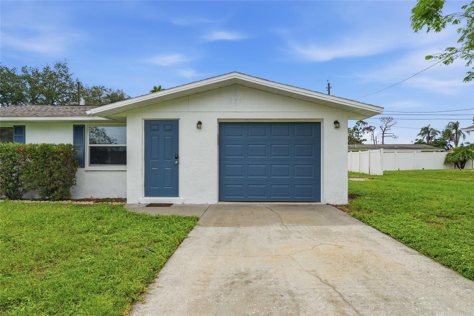 935 Everest Rd Property Photo 8