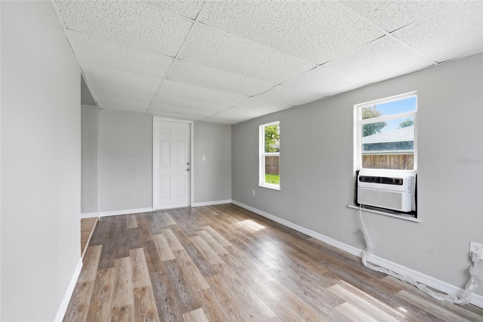 935 Everest Rd Property Photo 32