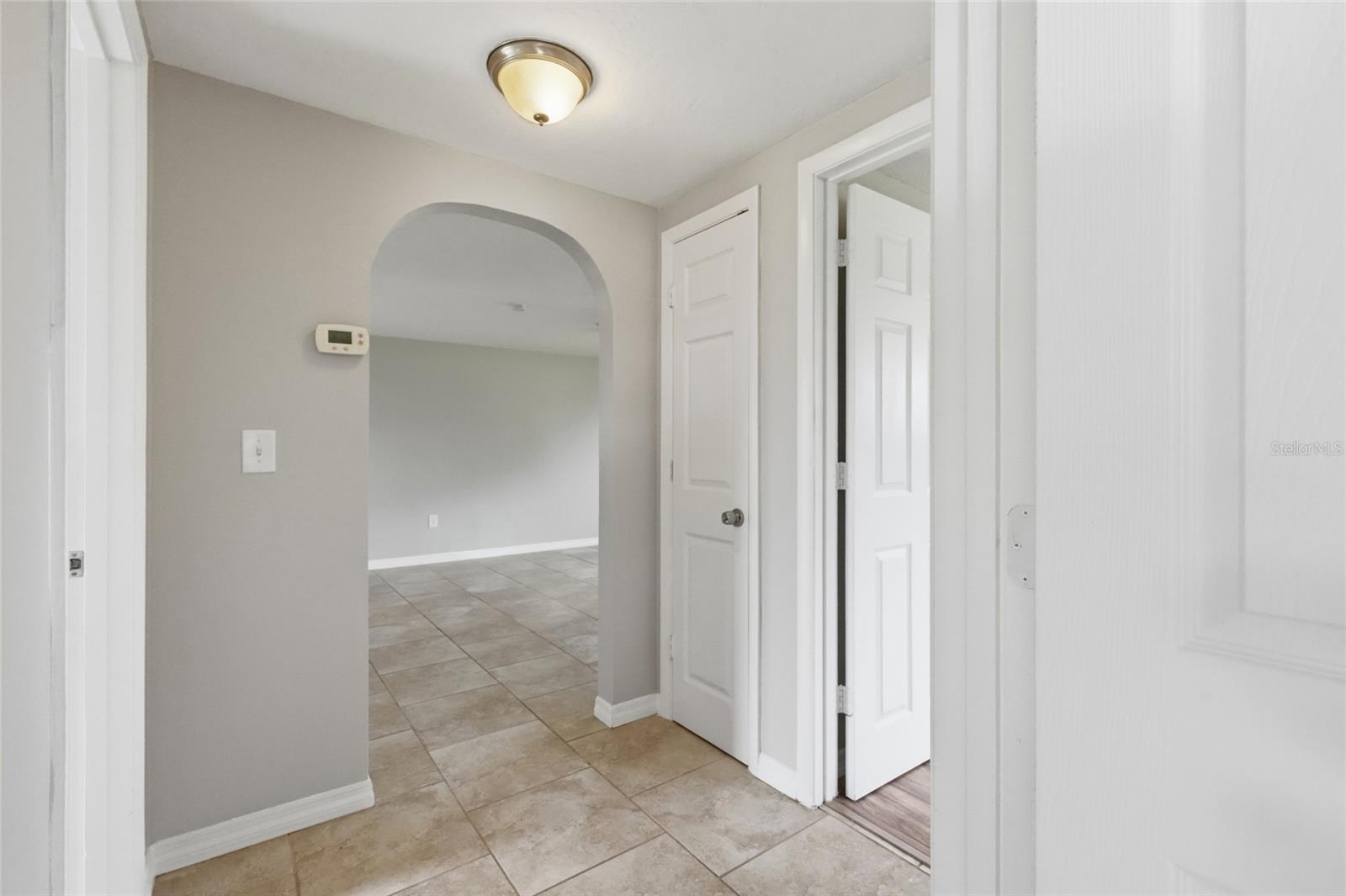 935 Everest Rd Property Photo 33