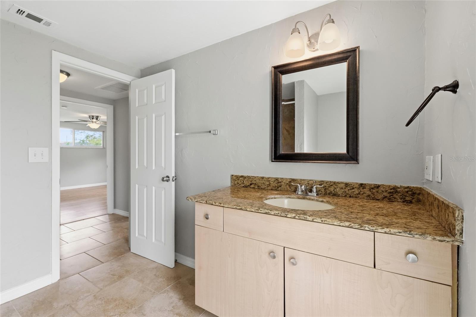 935 Everest Rd Property Photo 39