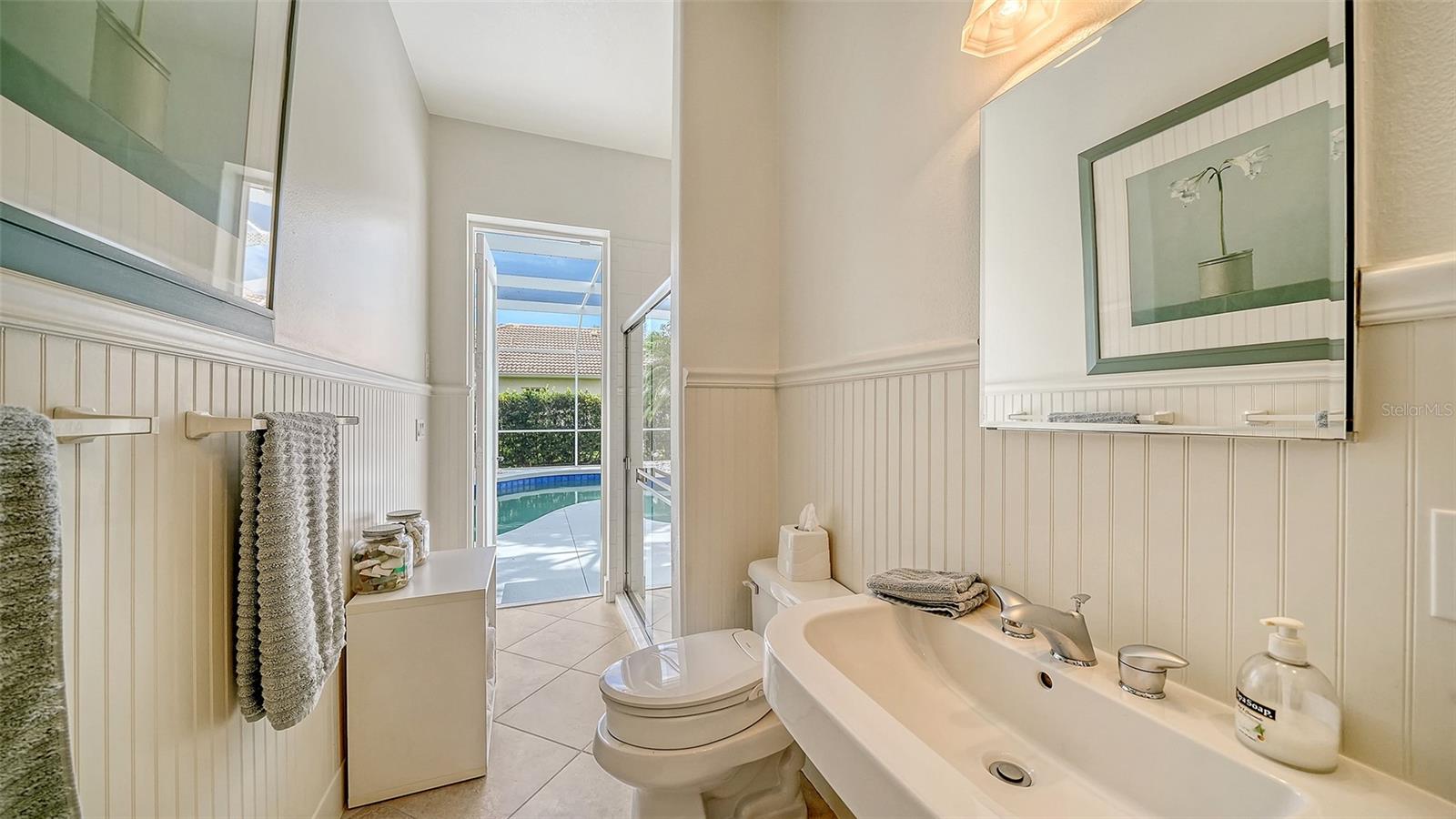 5325 Anthony Ln Property Photo 17