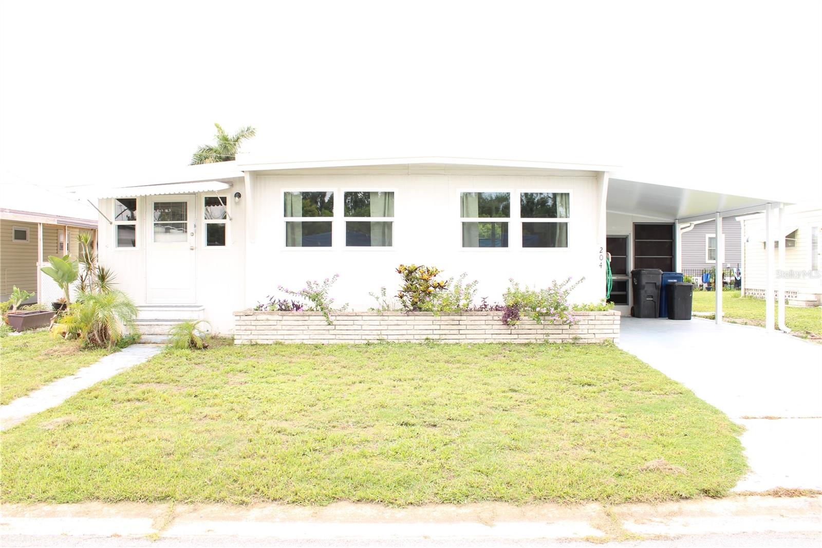 204 50th Avenue Dr W Property Photo 2