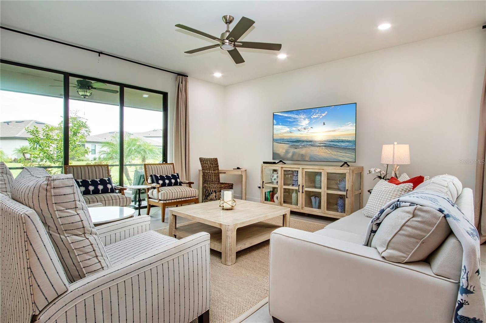 5160 Coral Reef Way Property Photo 6