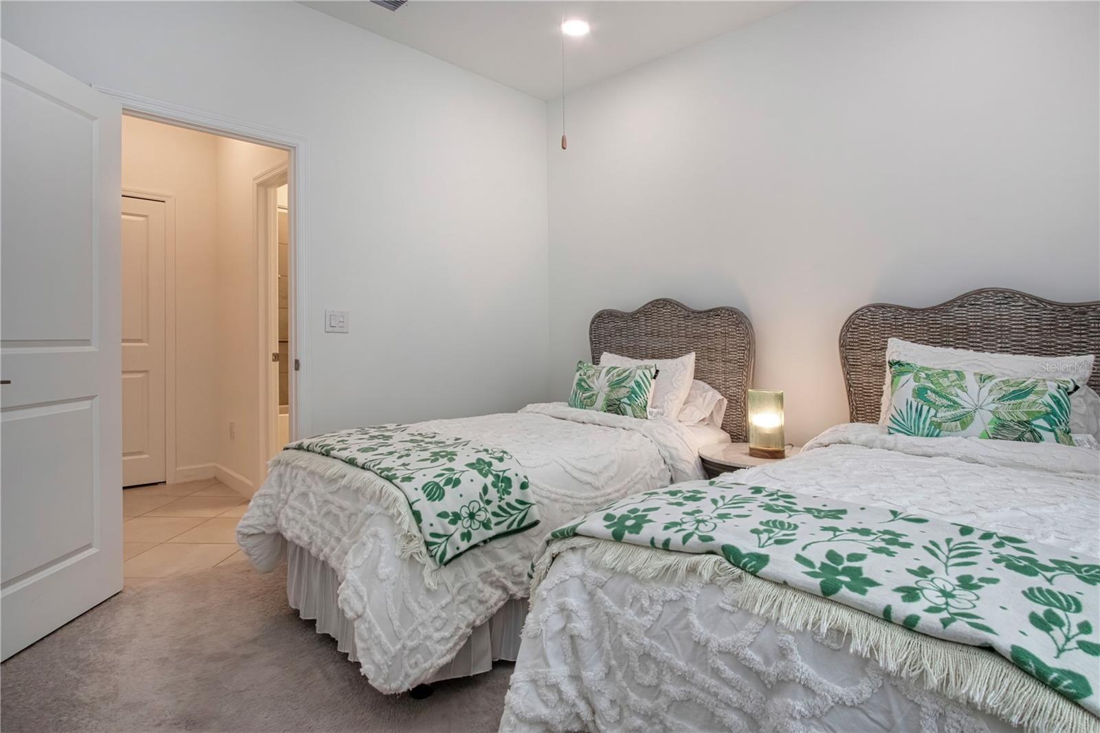 5160 Coral Reef Way Property Photo 33