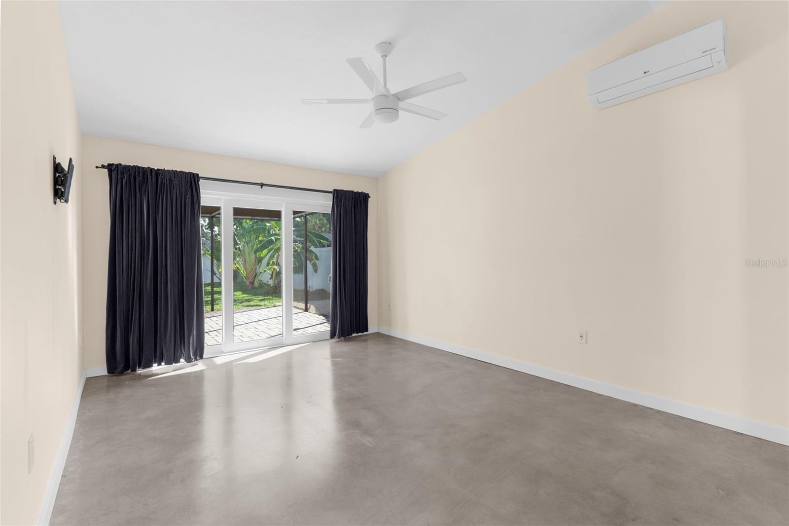 4250 Marlowe Dr Property Photo 3