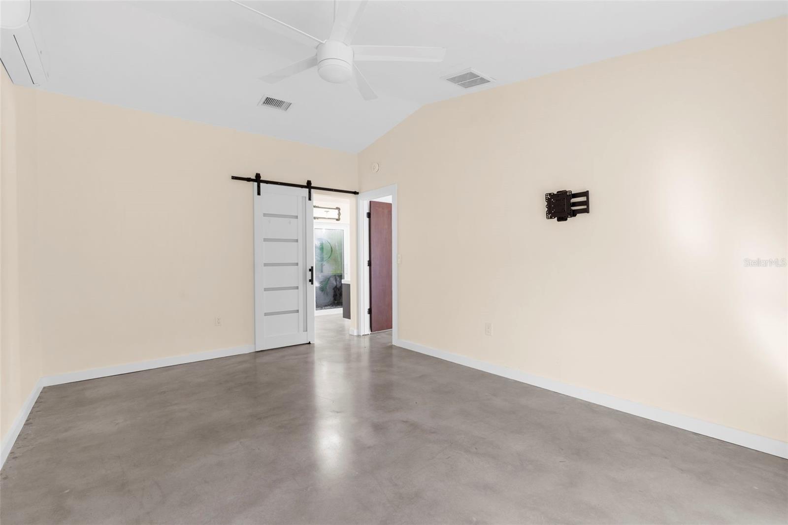 4250 Marlowe Dr Property Photo 4